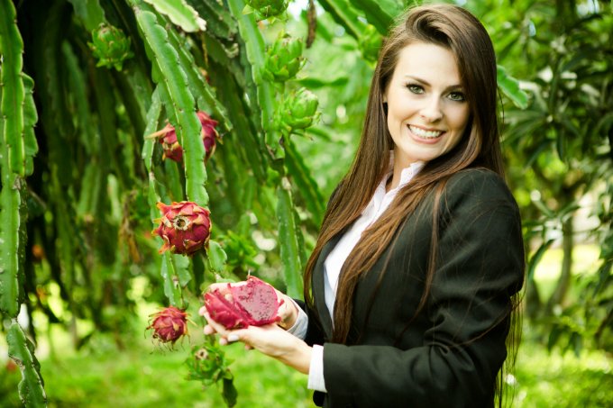 Empreendedora faz sucesso com cosméticos de frutas exóticas