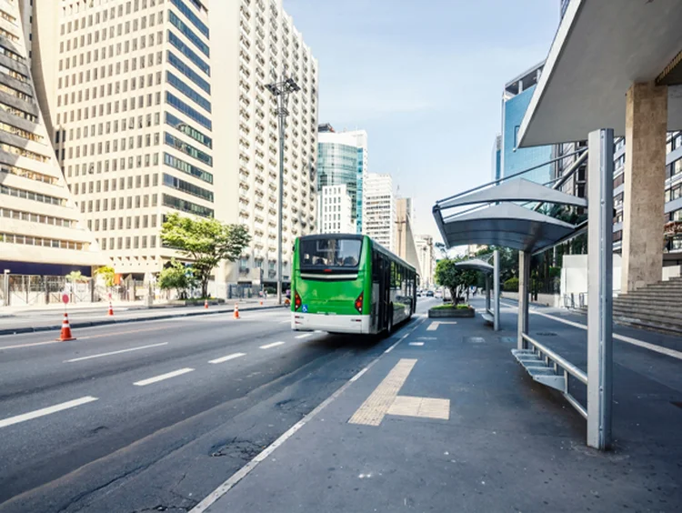 Avenida Paulista, em São Paulo: emendas no asfalto (iStockphoto)