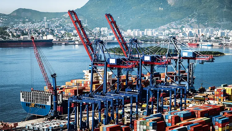 Porto do Rio de Janeiro: exportação é um caminho para diversificar as receitas das empresas (iStockphoto)