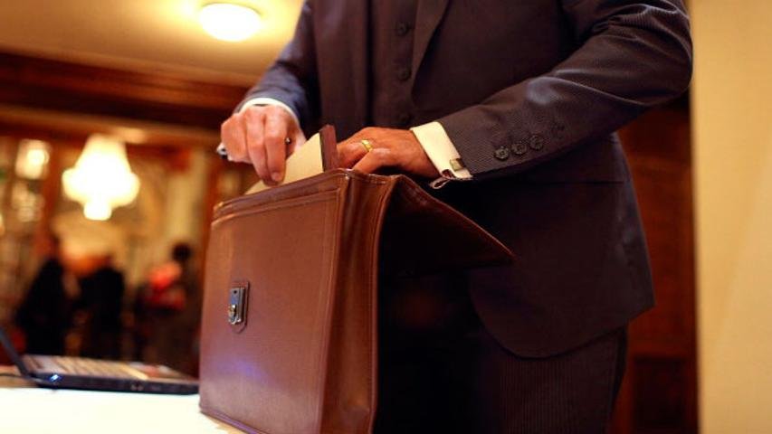 Coloco todos os cargos em uma mesma empresa no currículo?