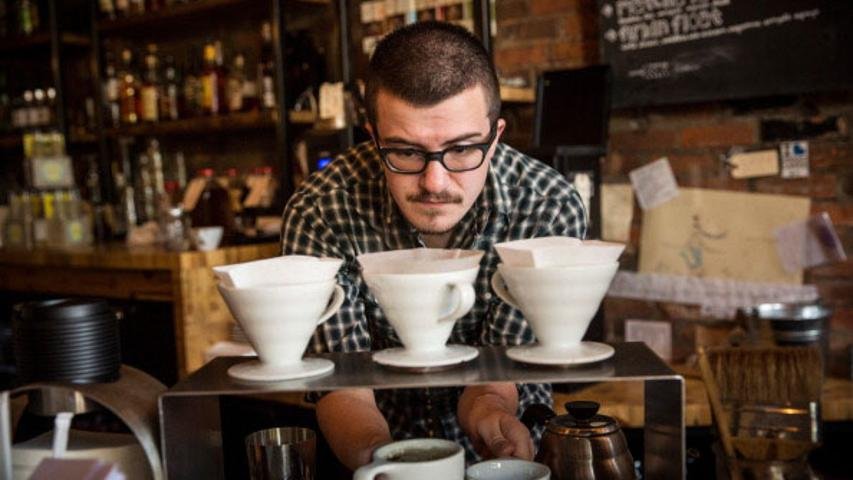 Tomar café no trabalho pode ajudar na produtividade