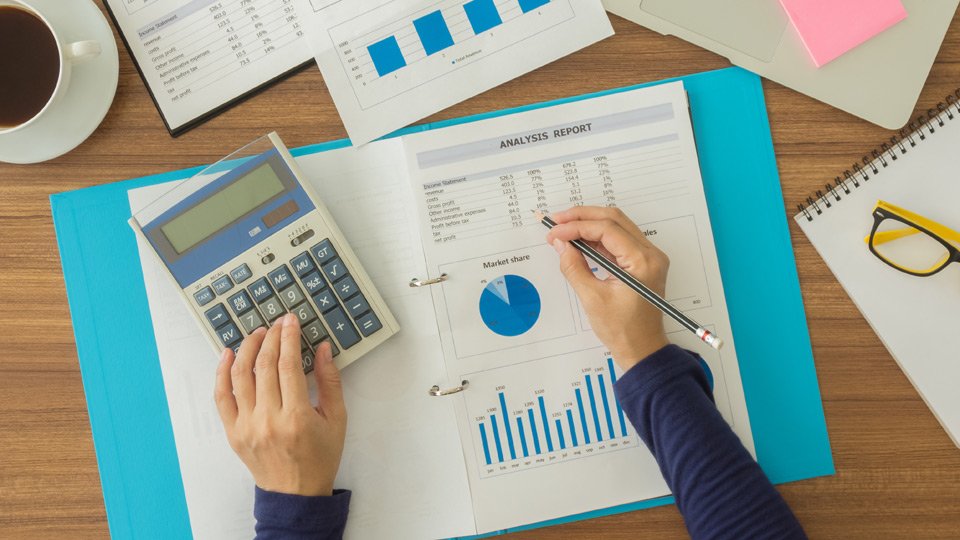 Quais gastos devo considerar ao investir numa franquia?