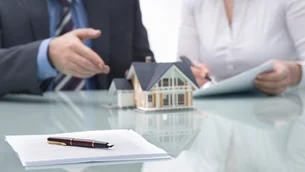 O que é e como funciona a certidão vintenária do imóvel