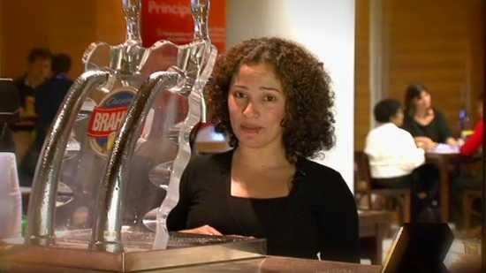 Trabalho na AmBev: clima de happy hour e metas agressivas