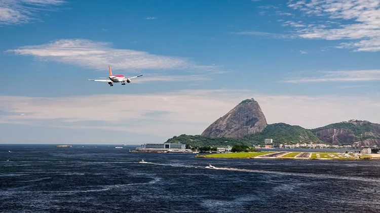Aeroporto Santos Dumont, no Rio de Janeiro: concessões para a iniciativa privada incentivam investimentos (123RF)