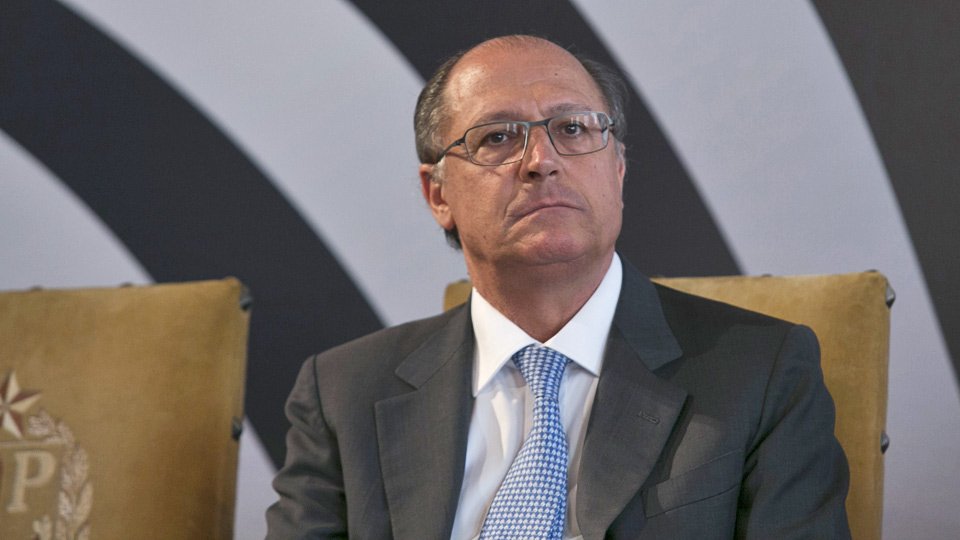 Só o Alckmin parece otimista com a Sabesp; ações caem forte