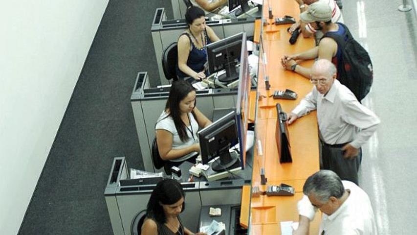 É vantajoso ter conta em mais de um banco?