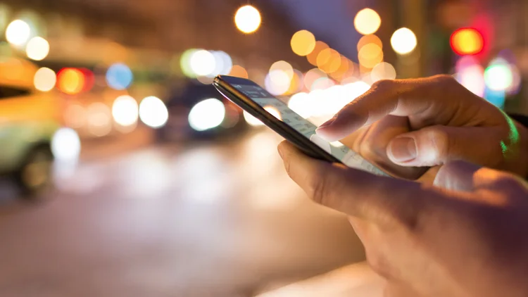 País mais conectado: até 2019, o tráfego móvel de dados deve crescer em média 56% ao ano no Brasil (iStockphoto)