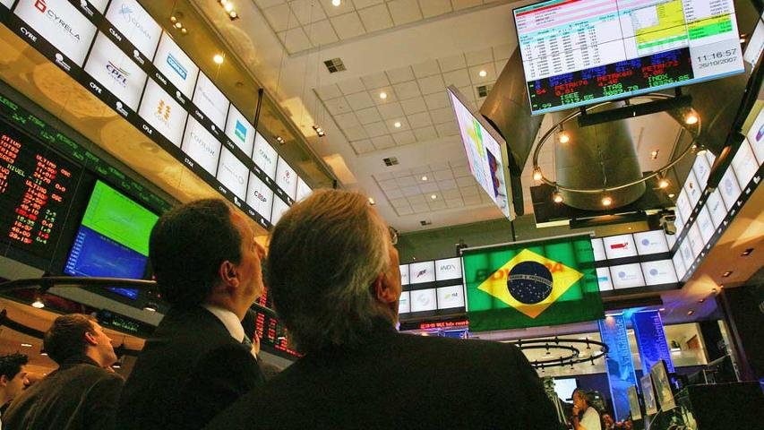 Investidores começam dezembro de olho em 2015