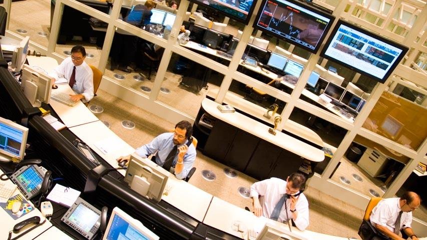 Petrobras se levanta após tombo; OGX chama credores