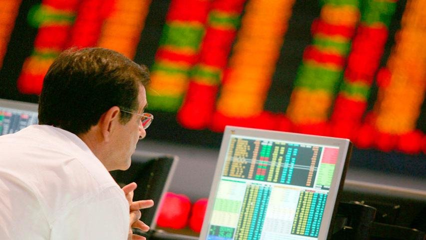 Semana começa com rumores sobre Eike e com dólar indomável