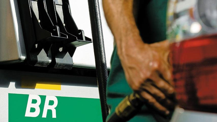 Petrobras dá uma força ao Ibovespa; Copom em dia decisivo