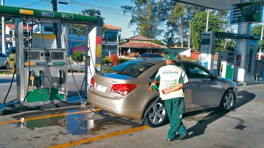 Petrobras ganha força com novidade; Marisa perde o charme