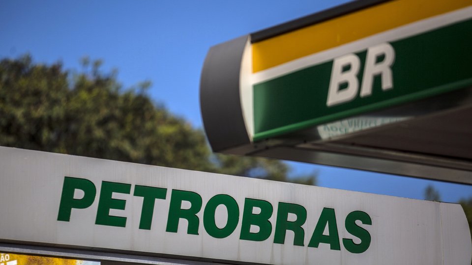 Barclays corta recomendação para Petrobras e ações sofrem