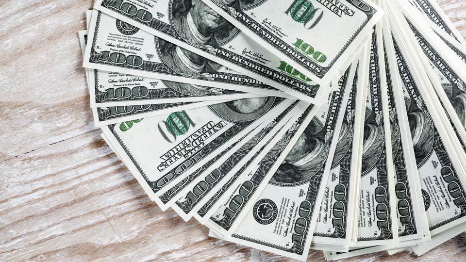 Dólar chega a R$ 3,50 com mercado apreensivo