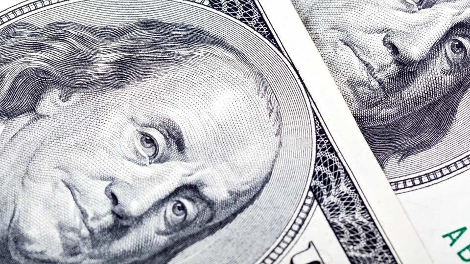 Dólar cai para menos de R$ 3,25 após eleição na Câmara