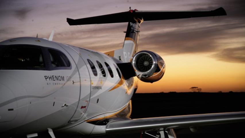 Em turbulência, Embraer espera por dias melhores na bolsa