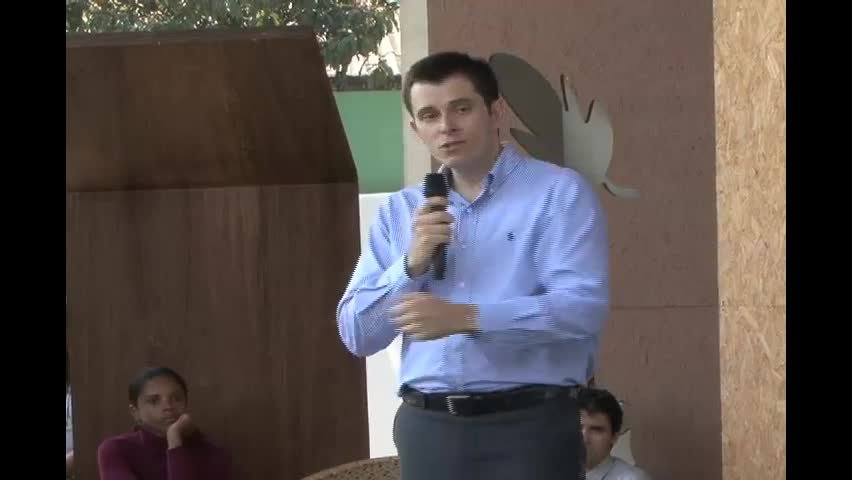 Como fazer um pé de meia sem abrir mão de se divertir