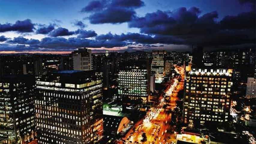 É melhor investir em um ou em vários bancos?