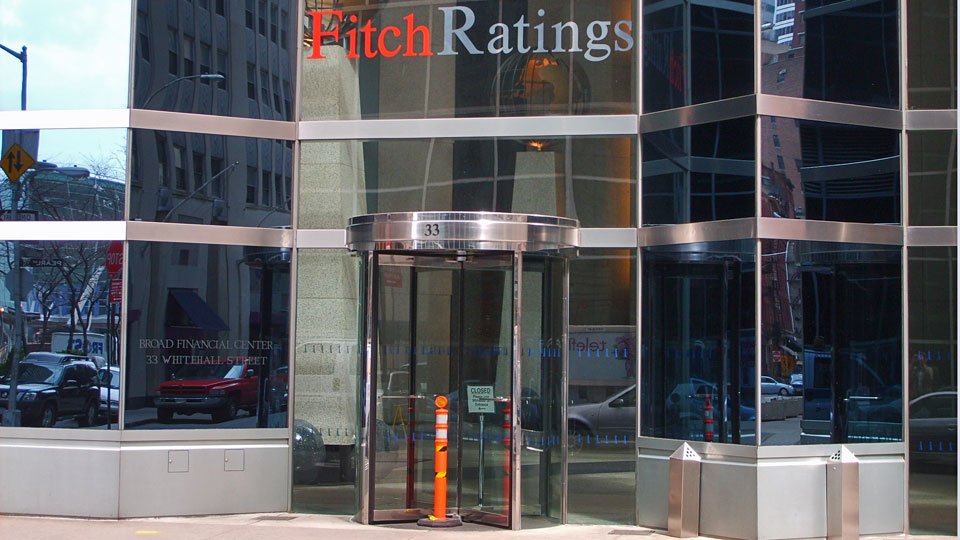 Fitch se pronuncia e mercado prevê rebaixamento do rating