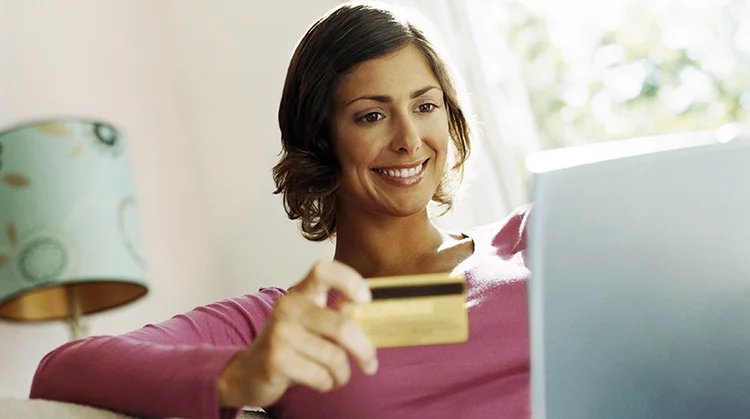 Vendas em alta: e-commerce brasileiro deve crescer 15% em 2015 e ultrapassar 40 bilhões de reais em faturamento (ThinkStock Images)