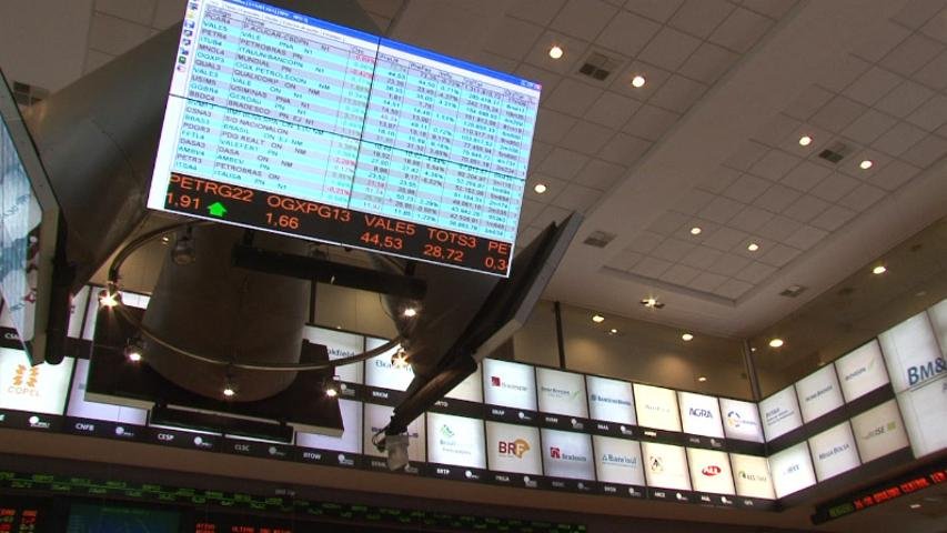 OGX dispara e empurra Ibovespa; small cap despenca