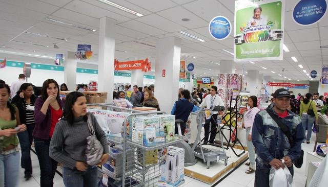 Mercado faz cara feia para Magazine Luiza
