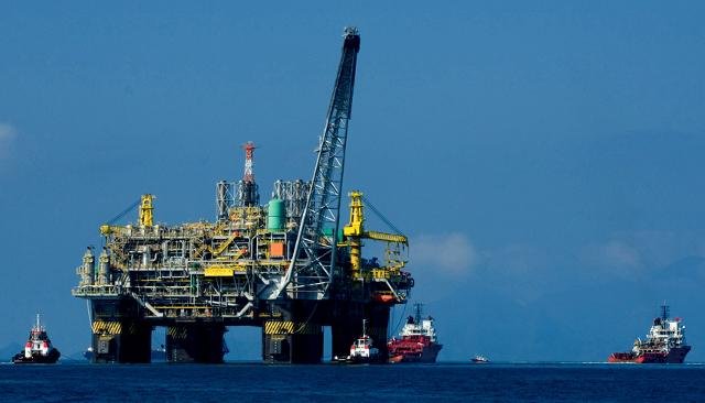 Petrobras preocupa mercado e cai forte na bolsa