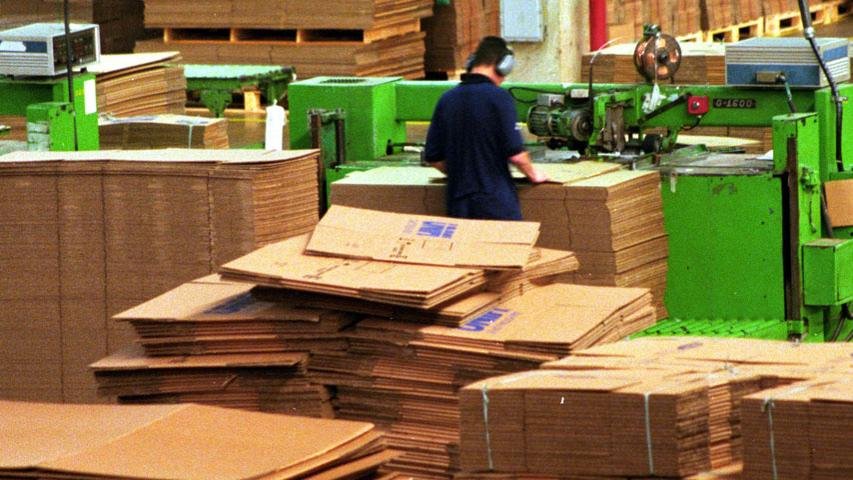 A ação que tropeça, cai, mas (quase) ninguém desiste