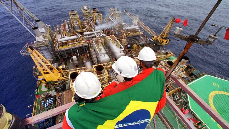 Decisão da Petrobras de investir menos agrada ao mercado