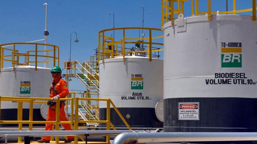 À espera de reajuste, Petrobras amarga semana negativa