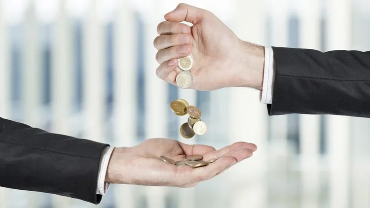 Doação  (Thinkstock/Thinkstock)