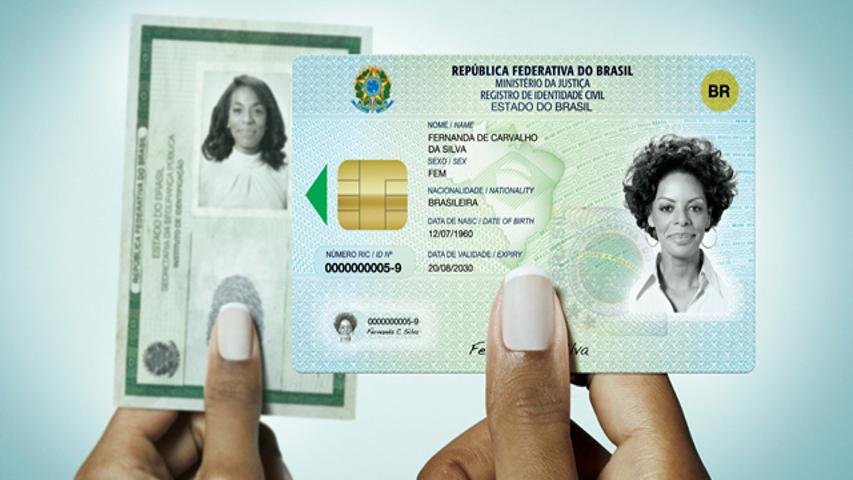 Preciso colocar número dos documentos no currículo?