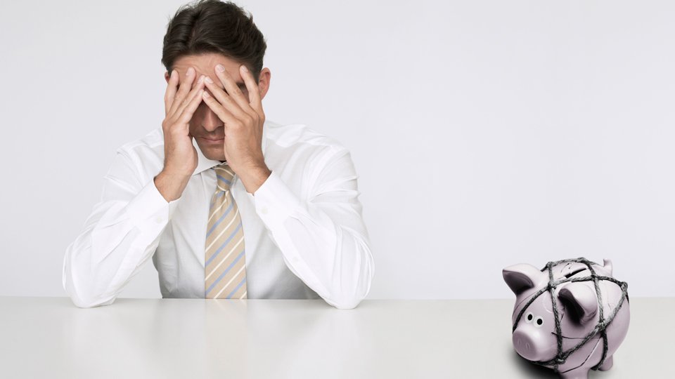 As desvantagens de investir com o seu banco
