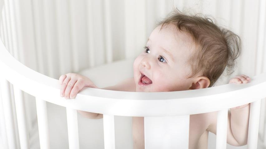 Bebês que dormem no quarto dos pais têm menor risco de morte