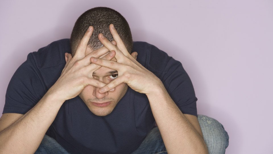 Timidlo Sou muito tímido. Até que ponto vale a pena mudar? | EXAME