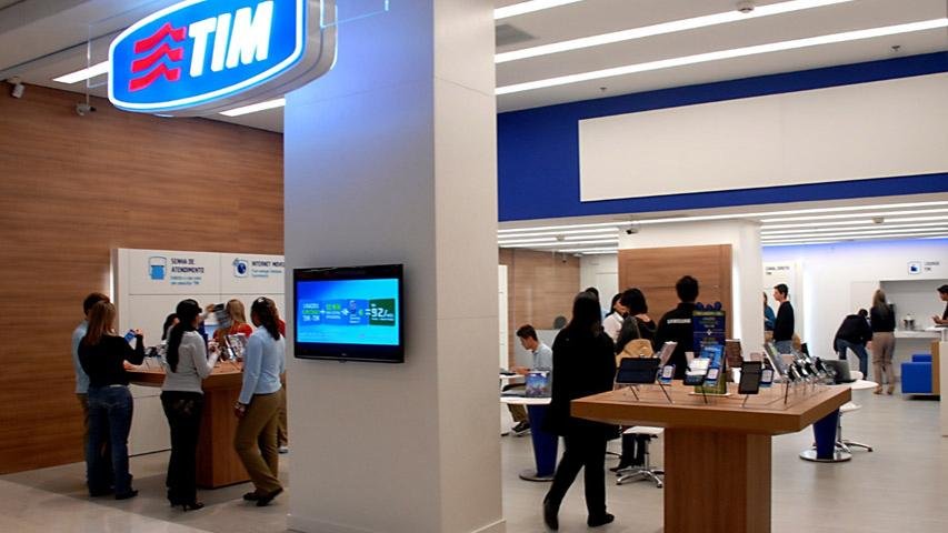 TIM tem nova disparada na Bovespa; Fed de cara nova