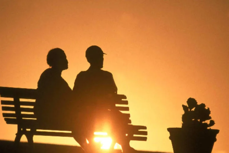 A estimativa é que a esperança de vida ao nascer deva chegar a 81,29 anos em 2050 (EXAME)