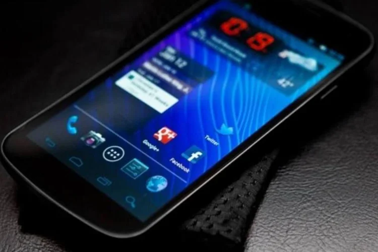 
	Celular: levantamento feito pela Associa&ccedil;&atilde;o Brasileira de Defesa do Consumidor aponta defeitos no sistema 3G da telefonia m&oacute;vel. &ldquo;Como o pa&iacute;s quer criar o 4G?&rdquo;, questionou presidente da UGT (johncatral via photopin cc 2.0)