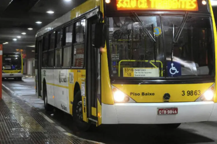 
	&Ocirc;nibus: apesar de parte da categoria permanecer em greve, algumas linhas voltaram a operar
 (AGLIBERTO LIMA/VEJA SÃO PAULO)