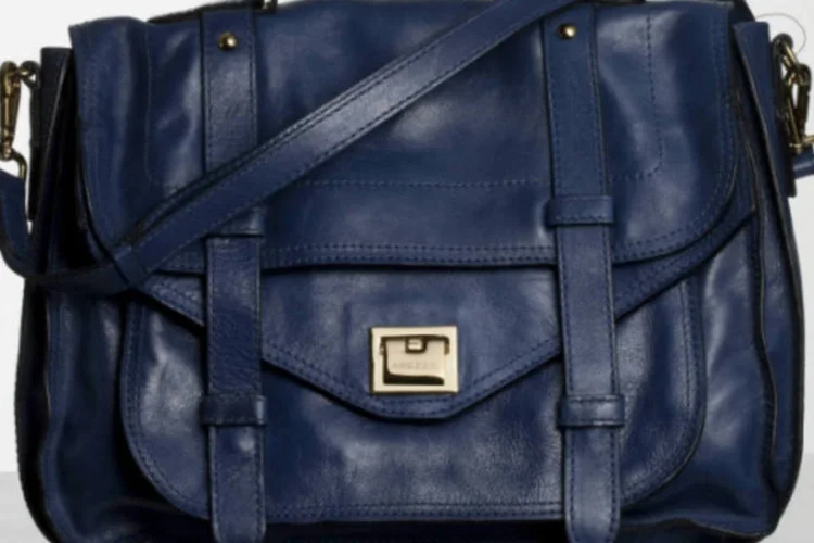 
	Arezzo: cerca de 65% das bolsas vendidas pela companhia s&atilde;o importadas
 (CARLOS CUBI/CLAUDIA)