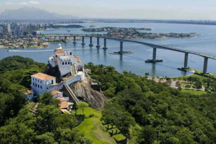 
	Vila Velha, no Esp&iacute;rito Santo: chuvas no estado deixaram 45 feridos e atingem 45 munic&iacute;pios
 (VALTER MONTEIRO/VEJA)