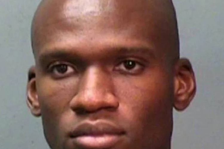 
	Aaron Alexis: ele havia se envolvido em incidentes com disparos em 2004 e 2010 em Fort Worth e em Seattle, al&eacute;m de ter sido descrito em relat&oacute;rios policiais como uma pessoa que irritada
 (AFP)