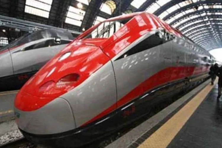 
	Trem-bala: a China planeja refor&ccedil;ar sua posi&ccedil;&atilde;o como pot&ecirc;ncia econ&ocirc;mica asi&aacute;tica
 (.)