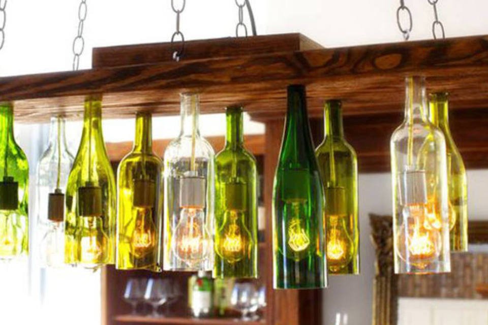 10 ideias de como usar garrafas de bebidas na decoração