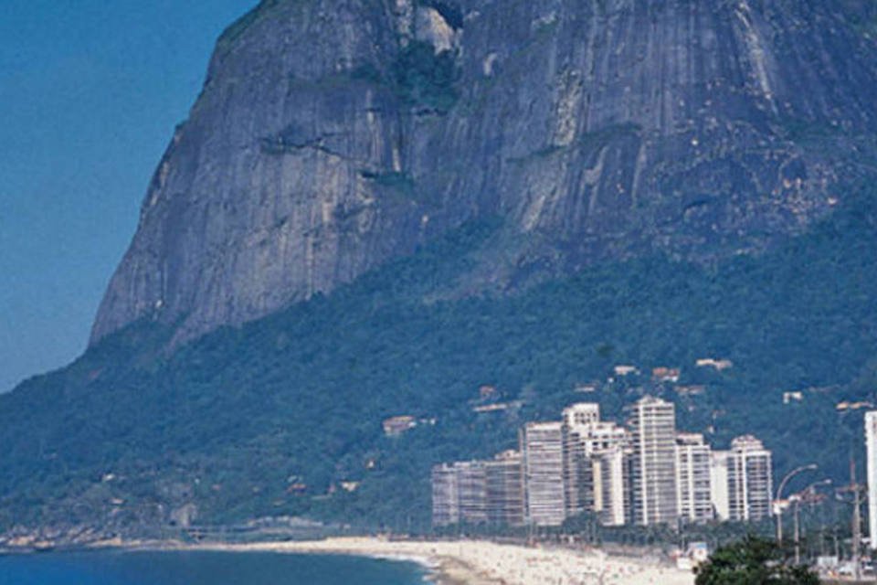 Que tal comemorar o Dia dos Namorados com trilha na Pedra da Gávea?