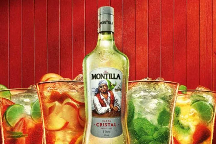 
	Rum Montilla: para promover a vers&atilde;o comemorativa, a marca organiza a Bottle Parade, com garrafas estilizadas de 2,5 m de altura expostas nos principais pontos de Fortaleza
 (Divulgação)