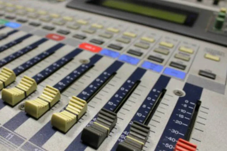 
	R&aacute;dio: coordenador executivo da Abra&ccedil;o, Jos&eacute; S&oacute;ter, diz que a portaria ainda &eacute; insuficiente, porque n&atilde;o trata de tudo que foi negociado com Minist&eacute;rio de Comunica&ccedil;&otilde;es
 (Marcos Santos/USP Imagens)