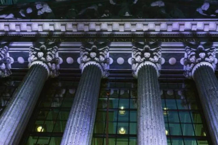 
	Nyse: &iacute;ndice Dow Jones fechou em alta (0,03%), aos 16.851,84 pontos, e perdeu 0,56% na semana
 (Getty Images)