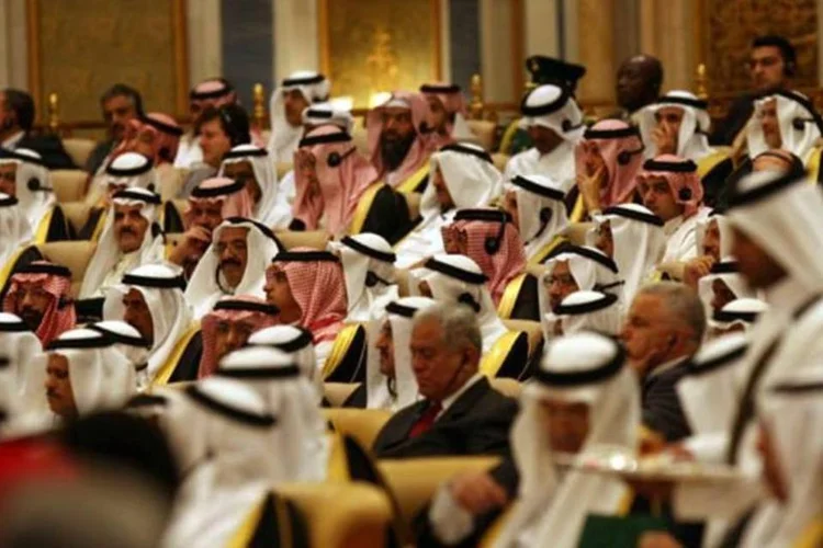 
	Na Ar&aacute;bia Saudita, se aplica uma interpreta&ccedil;&atilde;o r&iacute;gida da &quot;sharia&quot; (lei isl&acirc;mica), segundo a qual as sauditas n&atilde;o podem viajar sem um tutor
 (Getty Images)